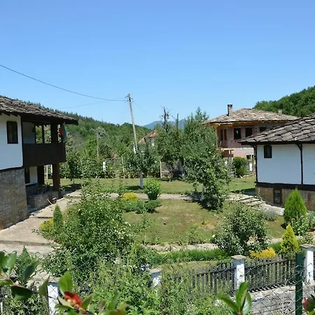 ким Apriltsi (Lovech)